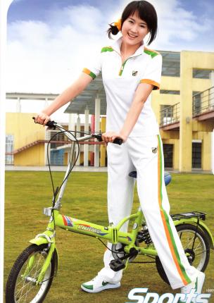 時尚撞色運動女士T恤設(shè)計